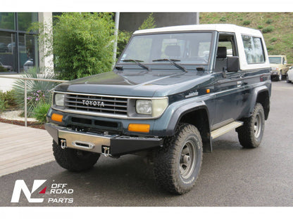 Pare-choc avant en acier N4 OFFROAD pour Toyota série LJ7 KZJ7, robuste et adapté aux conditions tout-terrain.