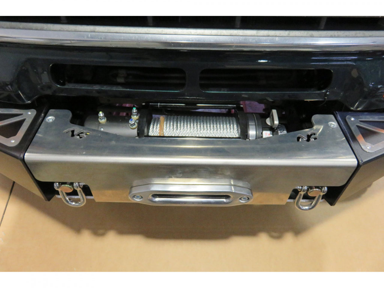 Pare-chocs avant en acier N4 OFFROAD pour Toyota série LJ7 KZJ7, robuste et adapté à l off-road, visible en image.