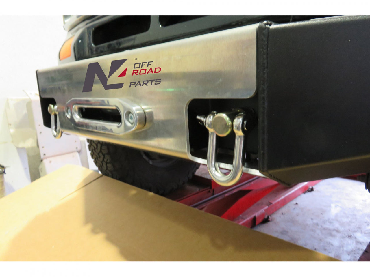 Pare-choc avant en acier N4 OFFROAD pour Toyota LJ7 KZJ7, solide et robuste, conçu pour le tout-terrain.