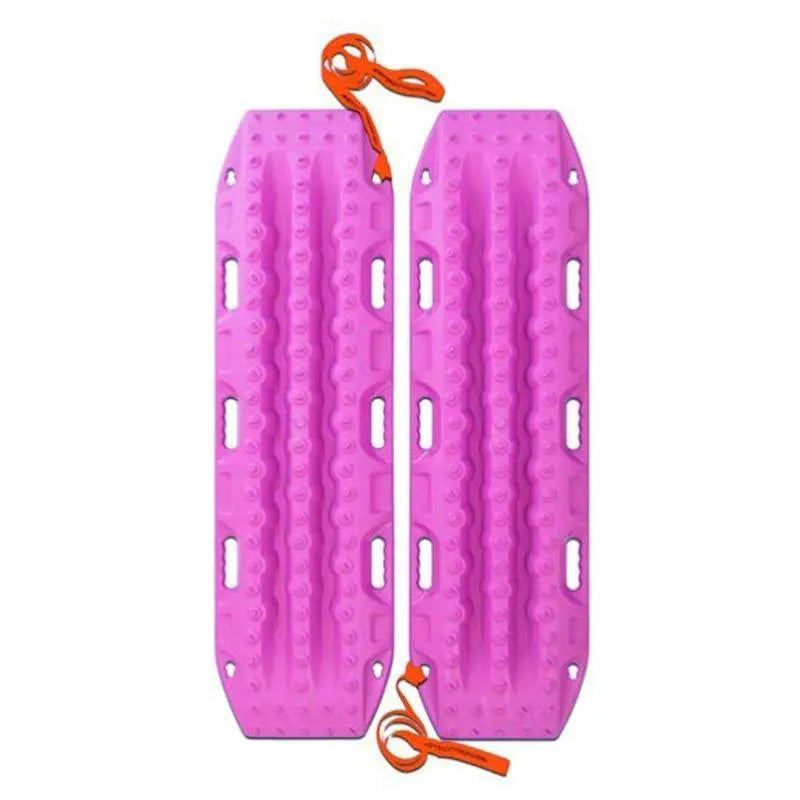 Paired Maxtrax MKII plaques à sable longues de 1,15 m pour stabiliser les véhicules sur le sable ou la boue.