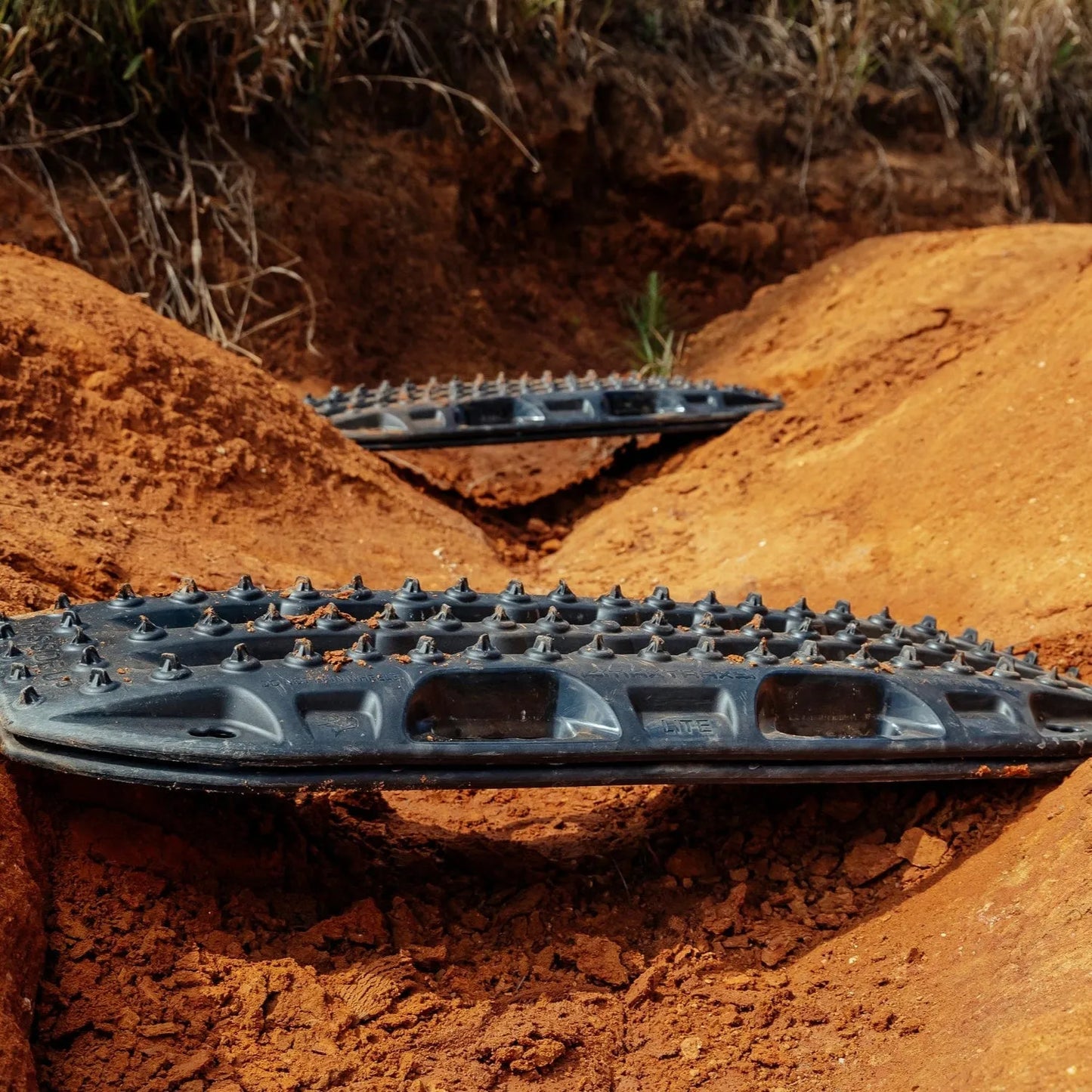 Plaque à Sable MAXTRAX LITE - Noire (Vendue par paire) sur Xperts4x4 Accessoires 4x4 Off-Road