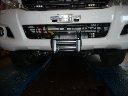 Plateau de treuil intégré au pare-chocs d'origine pour Toyota Hilux Vigo, marque N4 OFFROAD, robuste et adapté pour le tout-terrain.