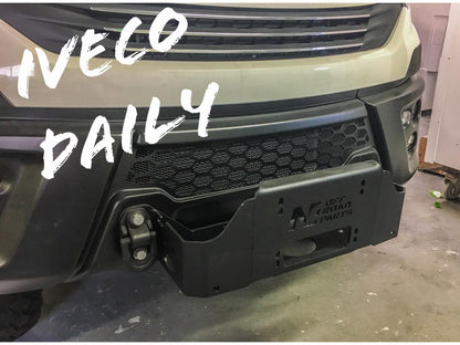 Platine de treuil N4 OFFROAD pour Iveco Daily 4x4 III ph 2, compatible treuil électrique 4-8 tonnes, vue de face.