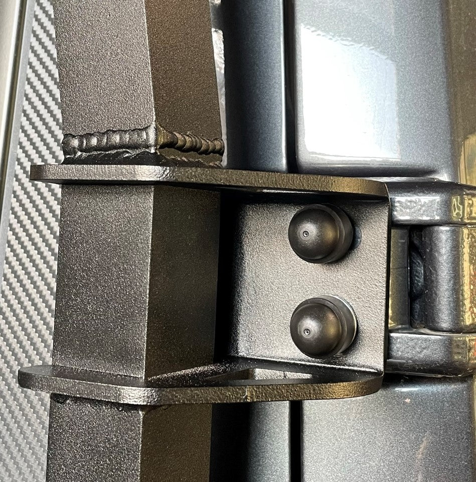 Porte roue en aluminium pour porte arrière droite de Mercedes Sprinter W907 N4 OFFROAD, robuste et adaptée pour le tout-terrain.