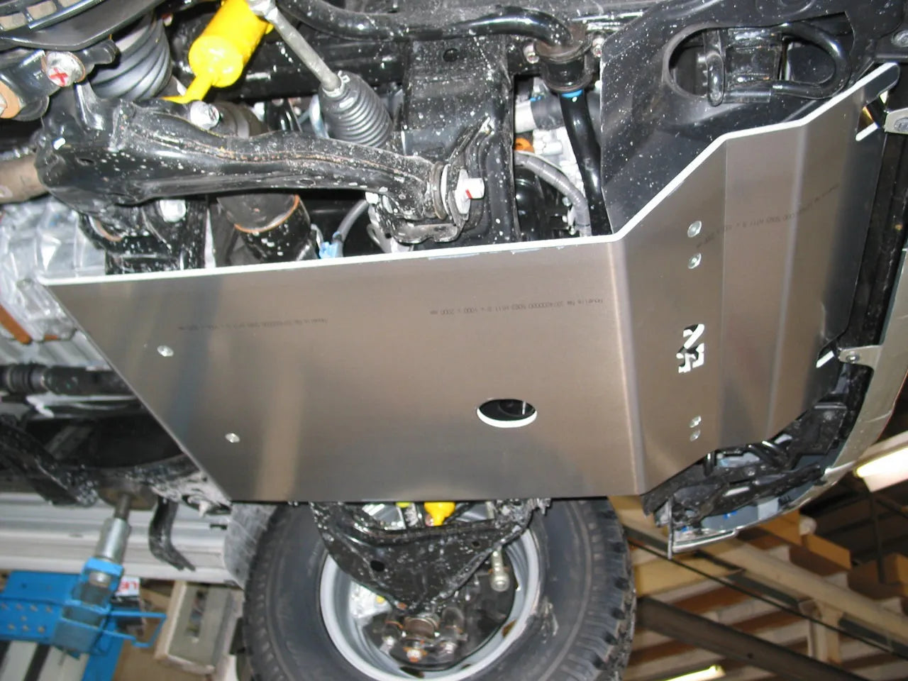Blindage avant N4 - Aluminium 8mm - Toyota Hilux Vigo 2005-2015 sur Xperts4x4 Accessoires 4x4 Off-Road