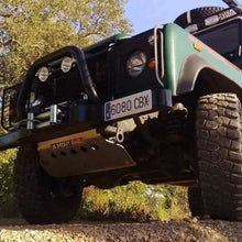 Protection inférieure Almont4WD pour Land Rover Defender 90/110/130, protection frontale robuste et durable.