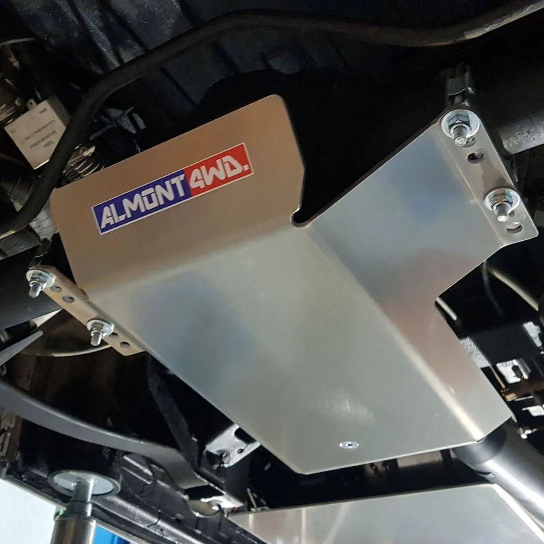 Protection inférieure en duralumin de 6mm pour différentiel arrière MAN TGE 4x4, par ALMONT4WD, robuste et résistante.