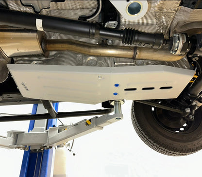 Protection inférieure pour réservoir de carburant INEOS GRENADIER 2023 par RIVAL 4X4, robuste et conçue pour le off-road.
