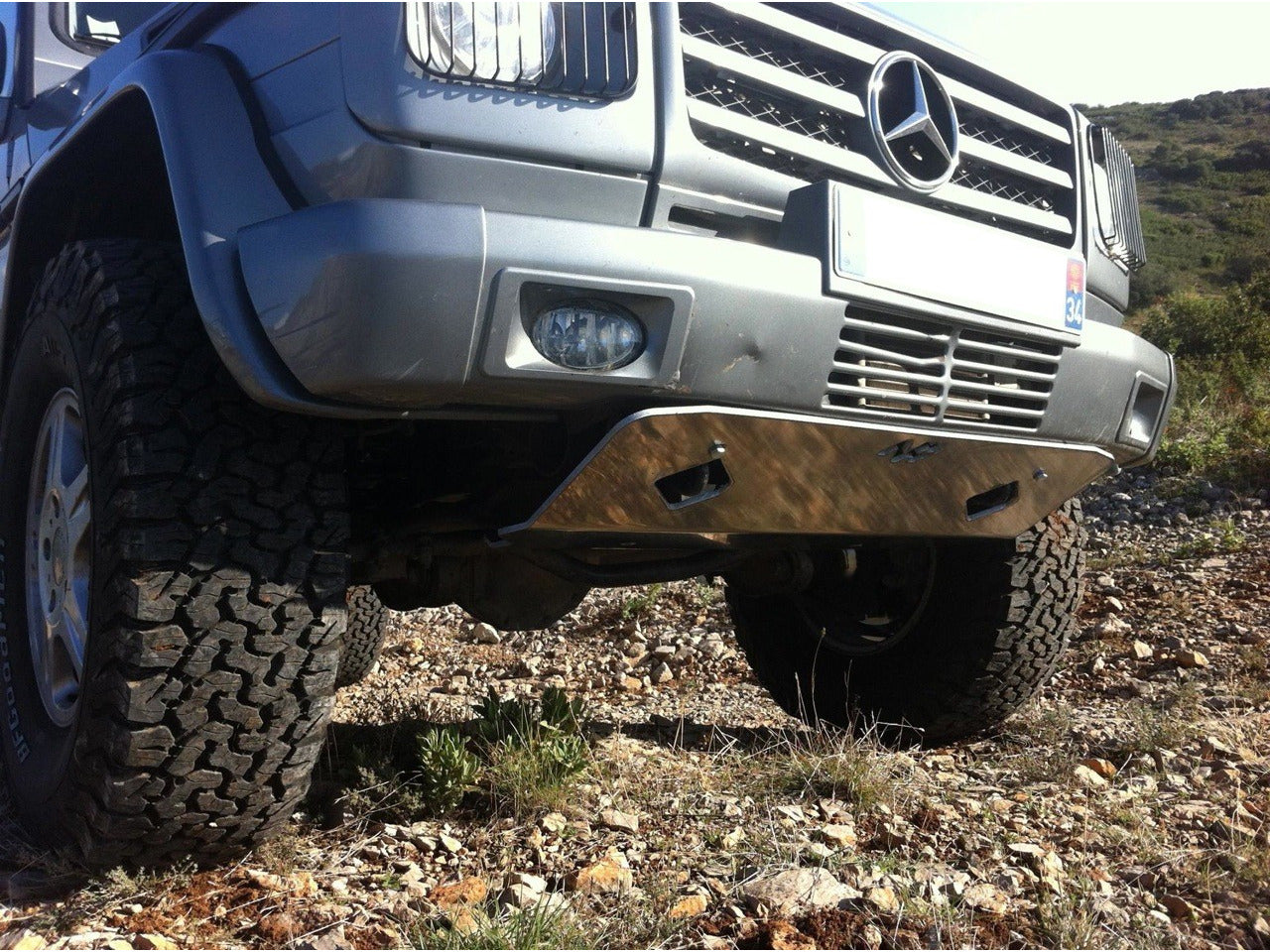 Protection inférieure en aluminium de 8mm pour Mercedes G W463 et Pur N4-Offroad, ski de protection avant robuste et durable.