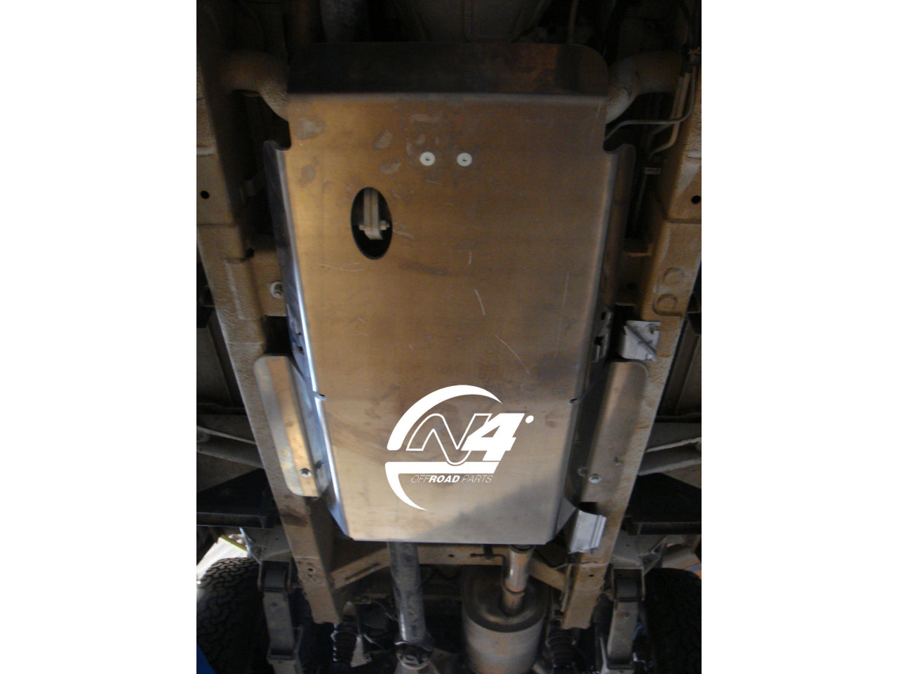 Protection inférieure en aluminium de 8mm pour boîtes de vitesses et transfert, compatible avec Iveco Massif 5 portes N4 Offroad.