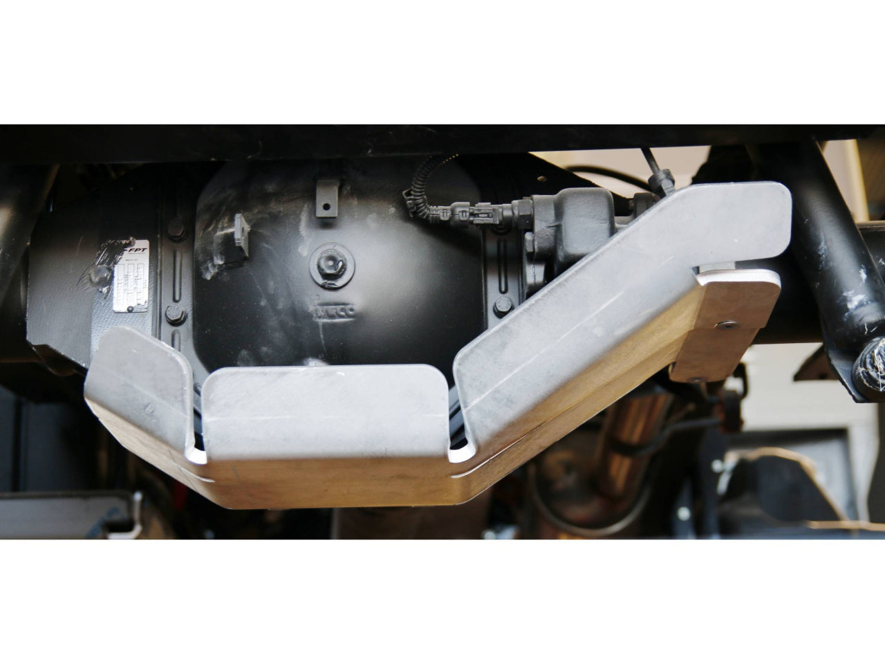 Protection inférieure en aluminium de 10mm pour le nez de pont arrière d'Iveco Daily 3 4x4 phase 2 N4 OFFROAD.