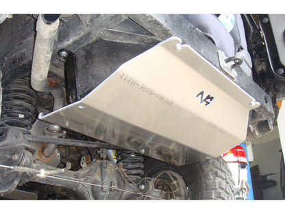 Protection inférieure en aluminium de 6mm pour réservoir Toyota LJ73 KZJ73, conçu par N4 OFFROAD, pour véhicules tout-terrain.