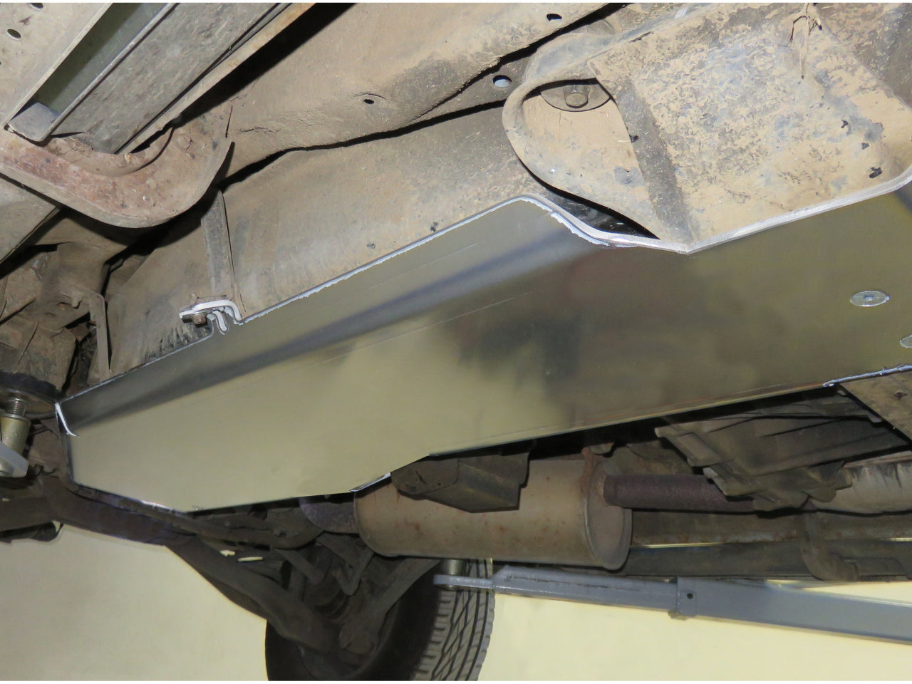 Protection inférieure en aluminium de 6mm pour réservoir et transmission, adaptée pour Mitsubishi Pajero III et IV N4 OFFROAD