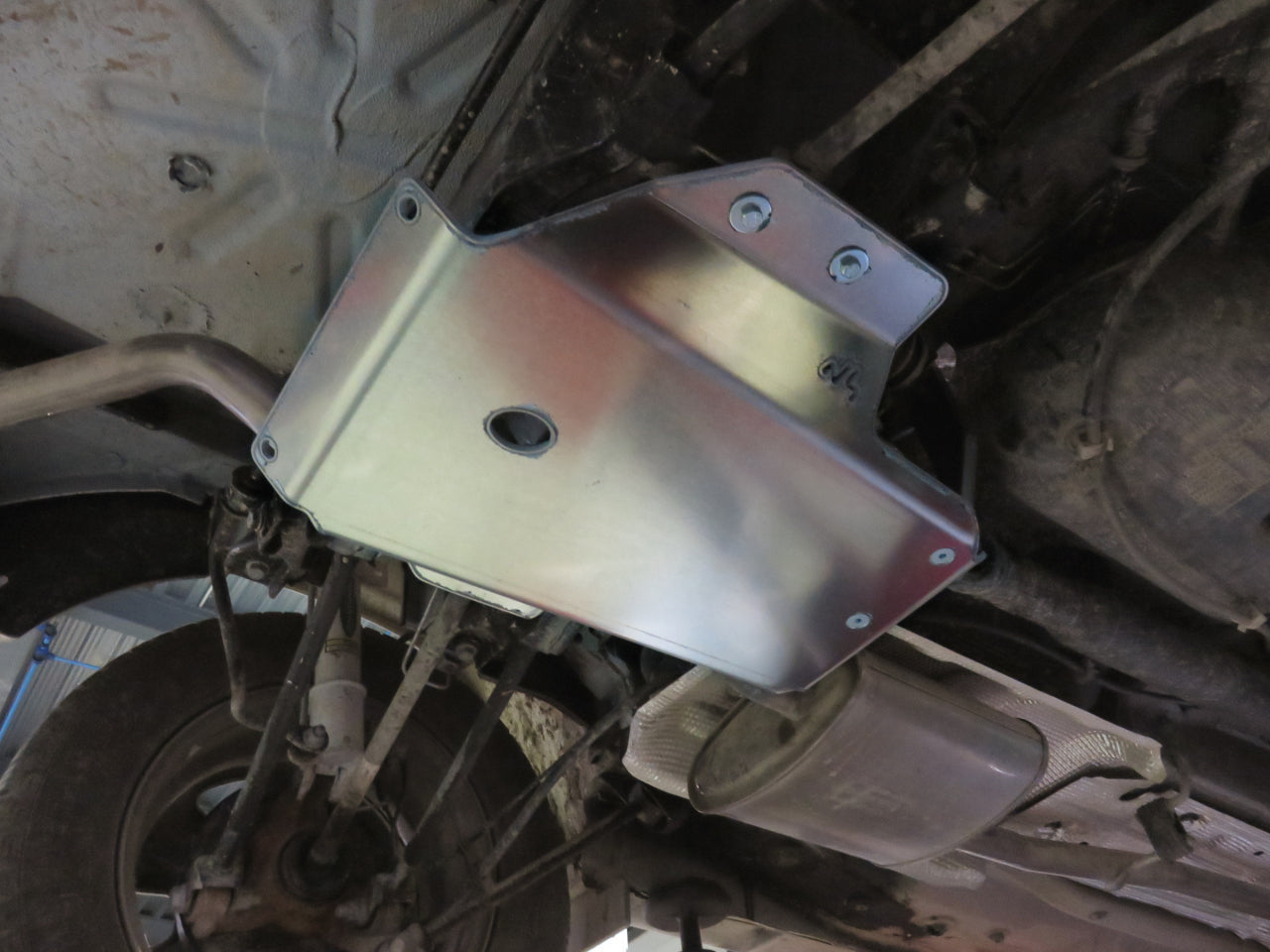 Protection inférieure en aluminium 6mm pour le pont arrière de Dacia Duster 4x4 2013-2023 par N4 OFFROAD