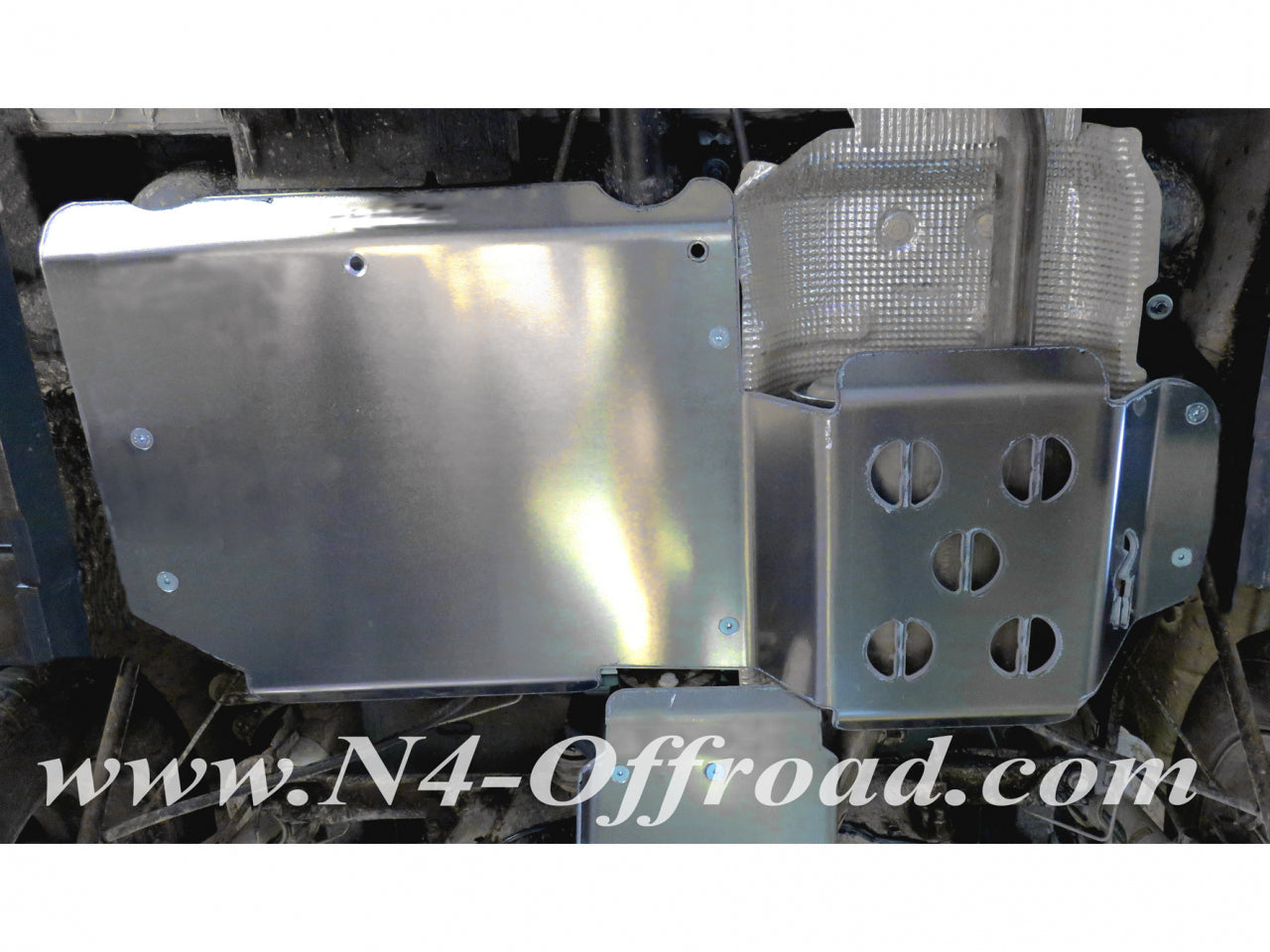 Protection inférieure en aluminium 6mm pour Dacia Duster 4x4, réservoir et silencieux arrière, par N4 OFFROAD.