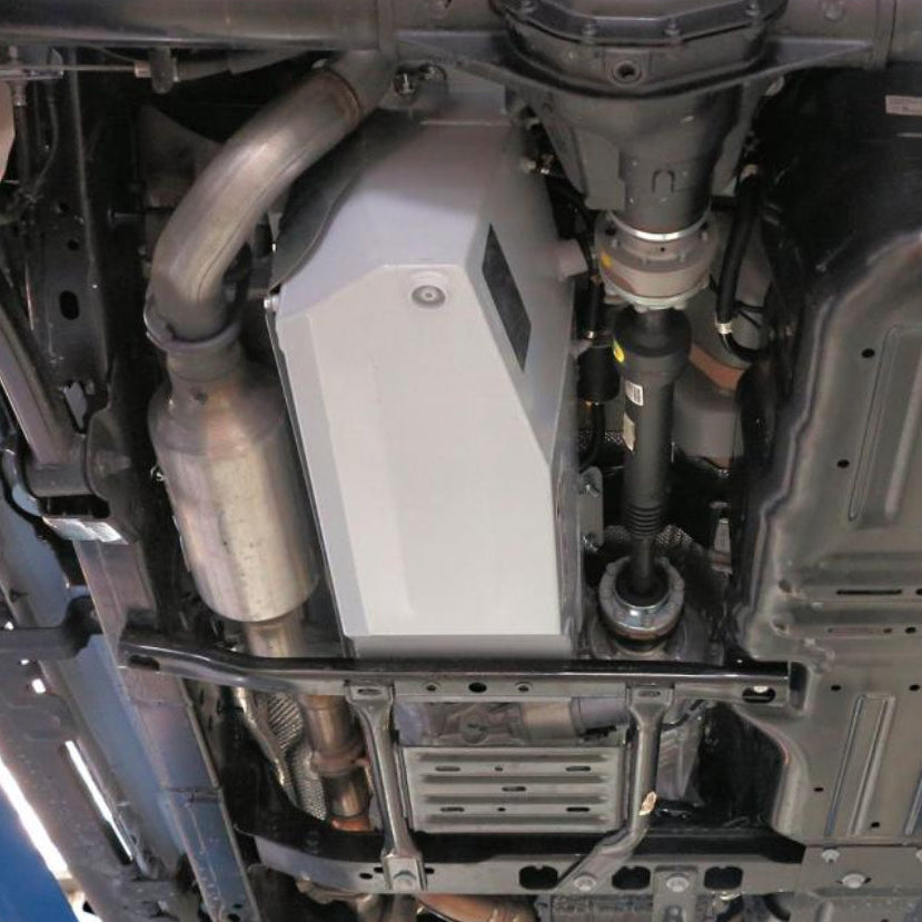 Réservoir auxiliaire 40L LongRanger pour Jeep Wrangler JL 2 portes V6, vue du côté avec raccords et capacité visible.