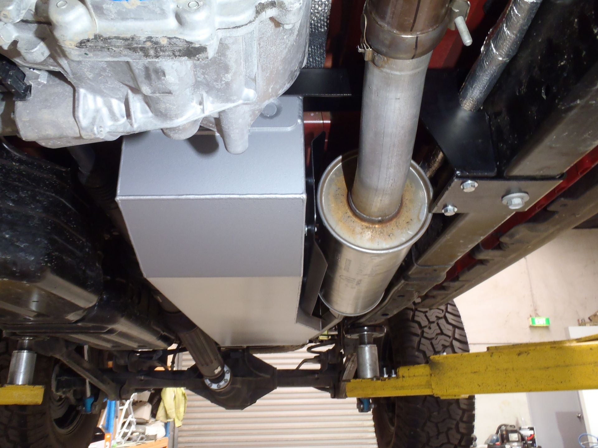 Reservoir LRA Jeep Gladiator JT 3.6V6 Pentastar / 64L supplementaire sur Xperts4x4 Accessoires 4x4 Off-Road