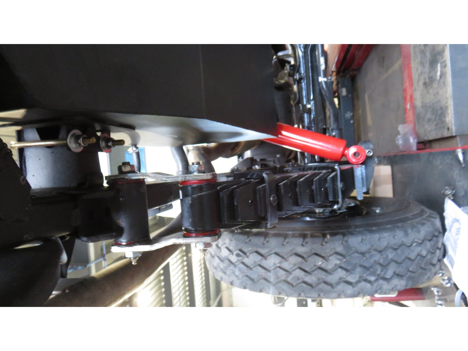 Réservoir supplémentaire auxiliaire en inox 160L pour Toyota HZJ78 et HZJ79, modèle N4 OFFROAD, installation pour véhicule tout-terrain.
