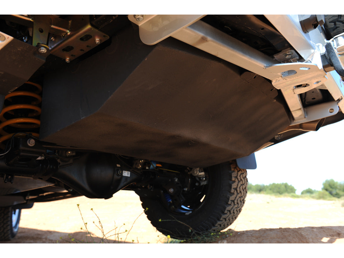Réservoir supplémentaire de 130L pour Toyota KDJ120 KDJ150 N4 OFFROAD, reservoir auxiliaire robuste en image.