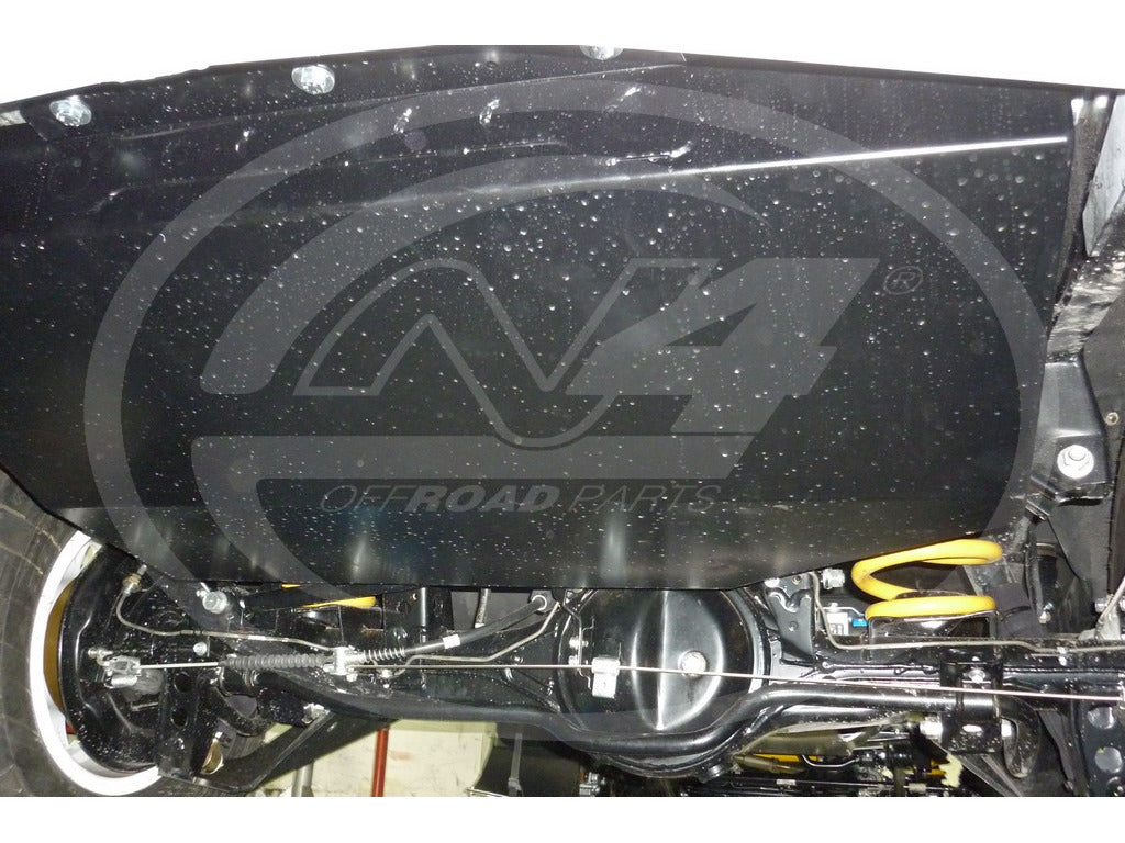Réservoir auxiliaire supplémentaire de 180L pour Toyota HDJ80 N4 Offroad, en métal avec raccords et fixation visible.