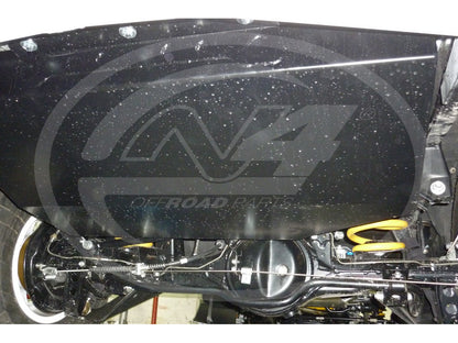 Réservoir auxiliaire supplémentaire de 180L pour Toyota HDJ80 N4 Offroad, en métal avec raccords et fixation visible.