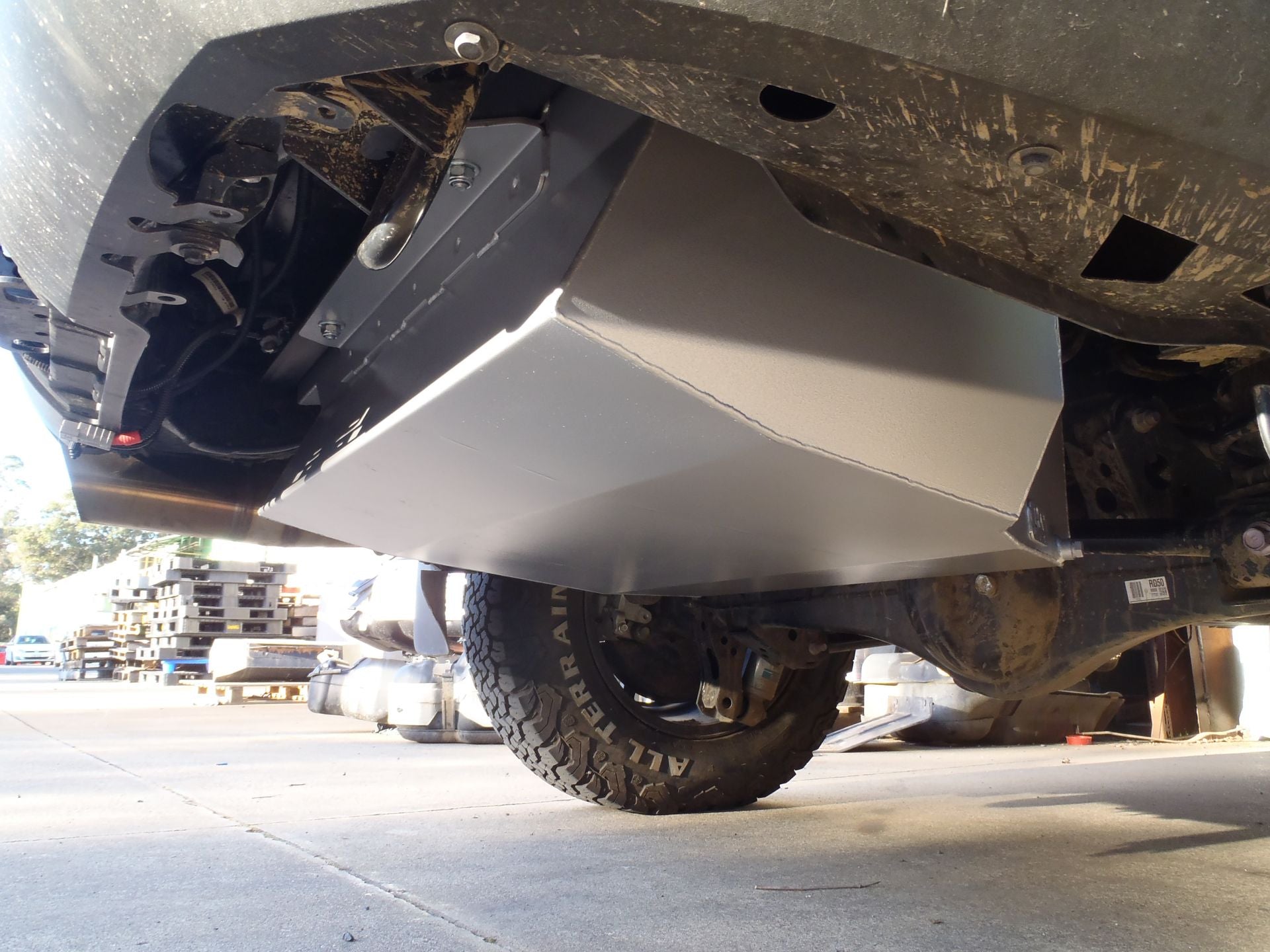 Réservoir supplémentaire LRA 140L Toyota Land Cruiser 300 sur Xperts4x4 Accessoires 4x4 Off-Road
