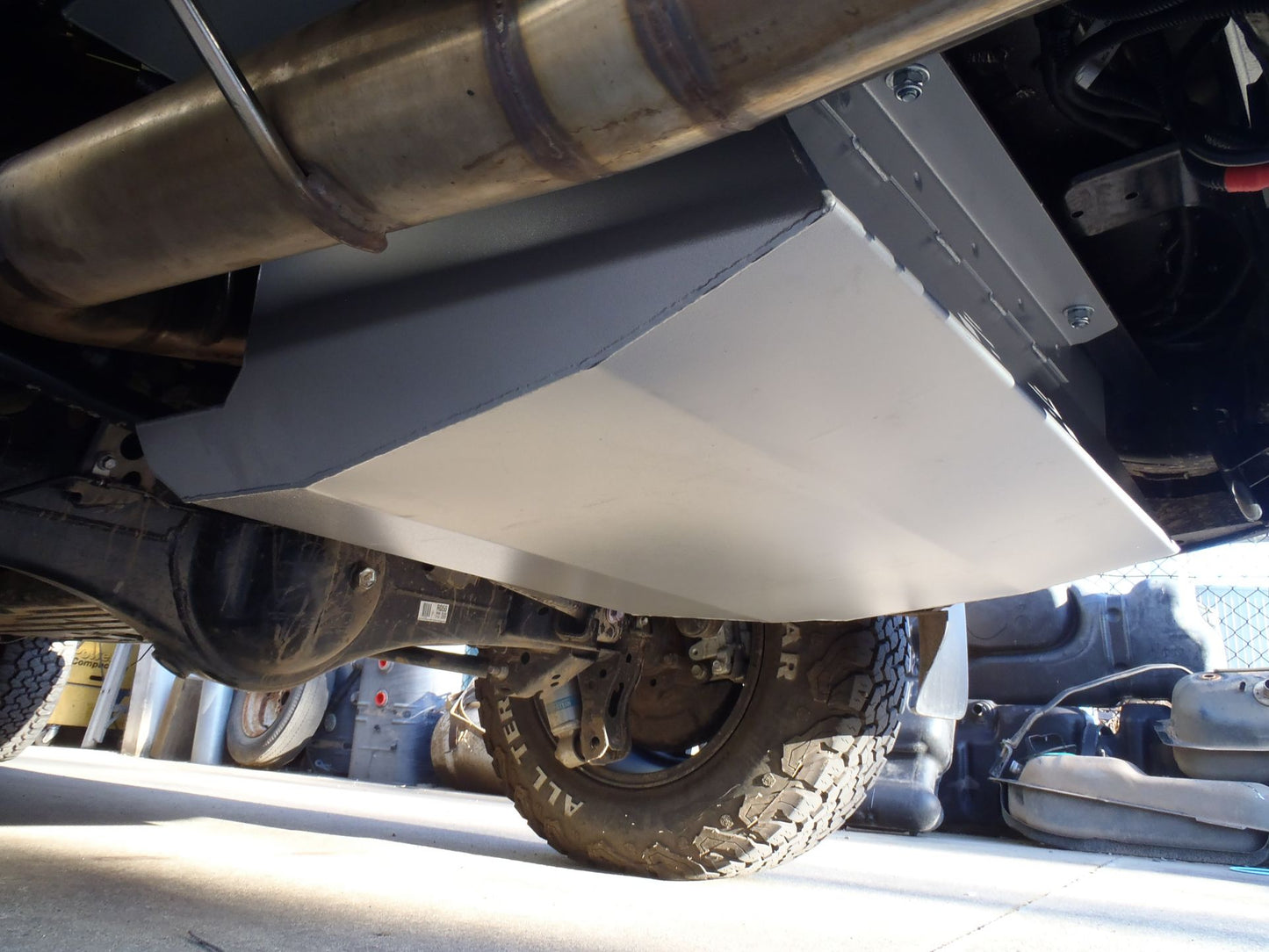 Réservoir supplémentaire LRA 140L Toyota Land Cruiser 300 sur Xperts4x4 Accessoires 4x4 Off-Road