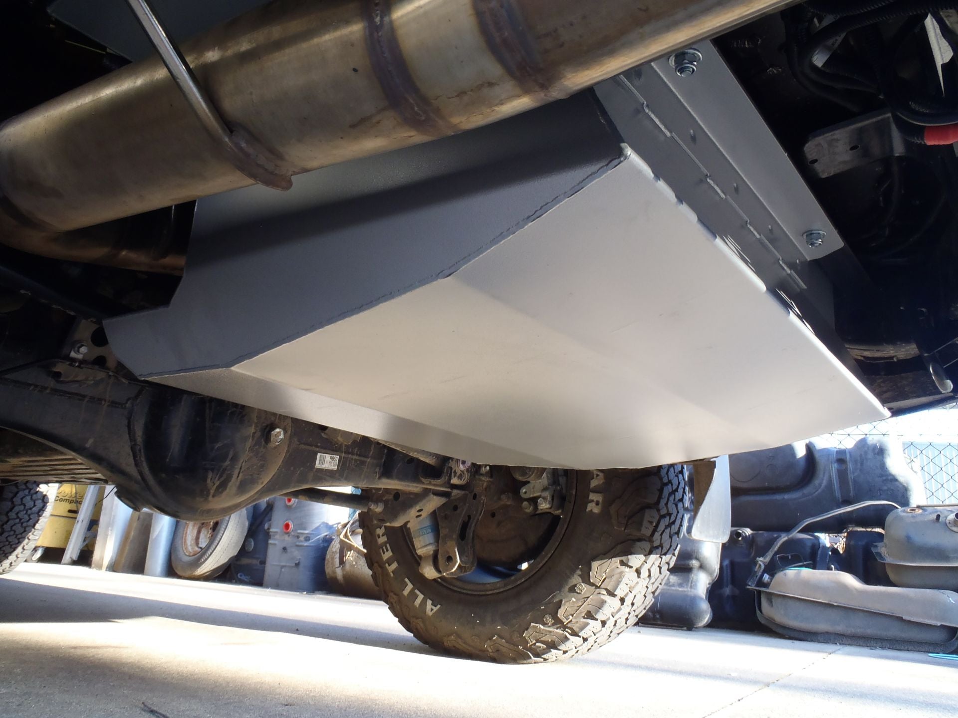 Réservoir supplémentaire LRA 140L Toyota Land Cruiser 300 sur Xperts4x4 Accessoires 4x4 Off-Road