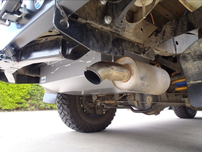 Réservoir supplémentaire LRA 150L Toyota Landcruiser HZJ105 sur Xperts4x4 Accessoires 4x4 Off-Road