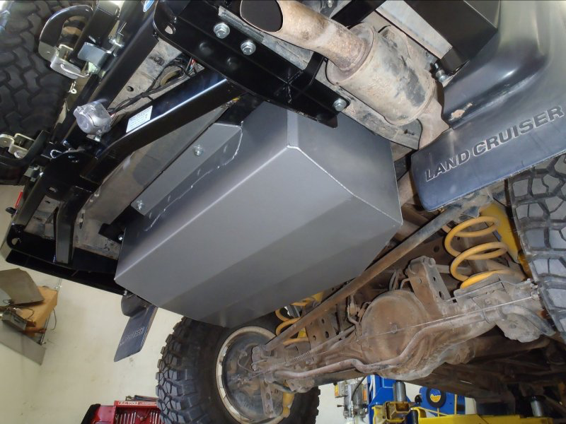 Réservoir supplémentaire LRA 160L Toyota Land Cruiser Série 80 sur Xperts4x4 Accessoires 4x4 Off-Road