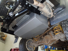 Réservoir supplémentaire LRA 160L Toyota Land Cruiser Série 80 sur Xperts4x4 Accessoires 4x4 Off-Road