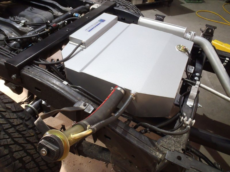 Réservoir supplémentaire LRA 90L Toyota Land Cruiser VDJ79 sur Xperts4x4 Accessoires 4x4 Off-Road