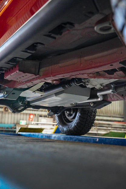 Réservoir de remplacement LONGRANGER 80L pour Suzuki Jimny 2023+ XL 5 portes, vue du réservoir installé dans le véhicule.