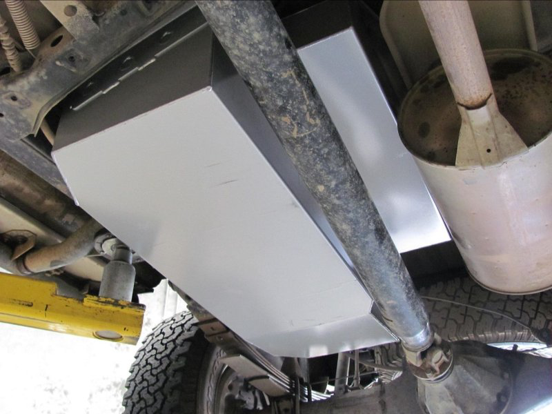 Réservoir de remplacement LRA 110L Toyota Hilux 169 Essence sur Xperts4x4 Accessoires 4x4 Off-Road
