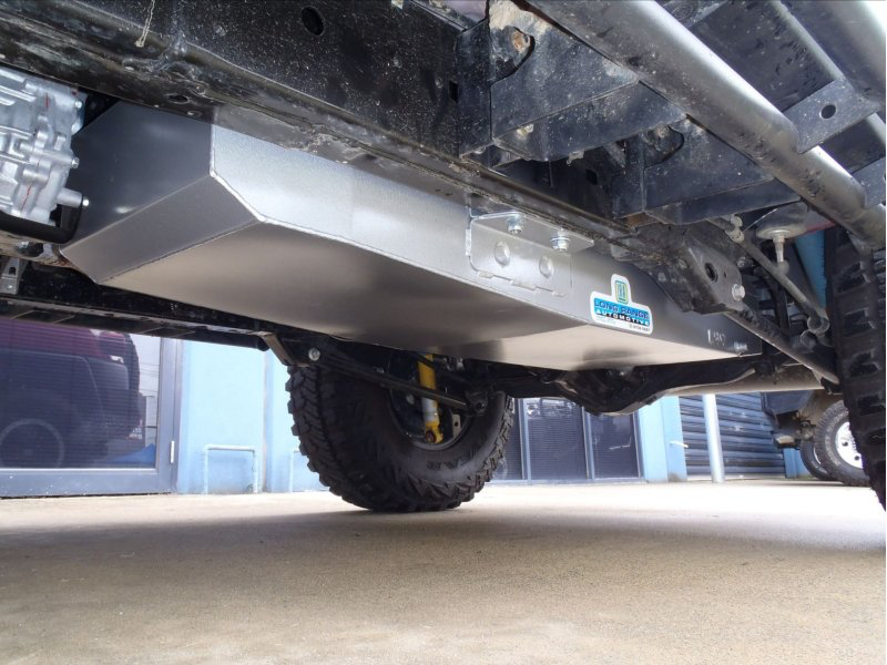 Réservoir de remplacement LRA 115L Toyota FJ Cruiser sur Xperts4x4 Accessoires 4x4 Off-Road
