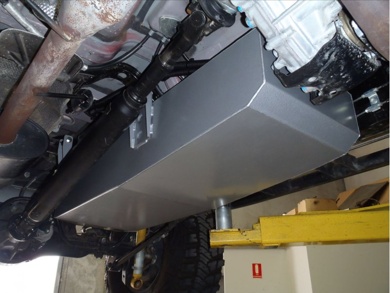 Réservoir de remplacement LRA 115L Toyota FJ Cruiser sur Xperts4x4 Accessoires 4x4 Off-Road