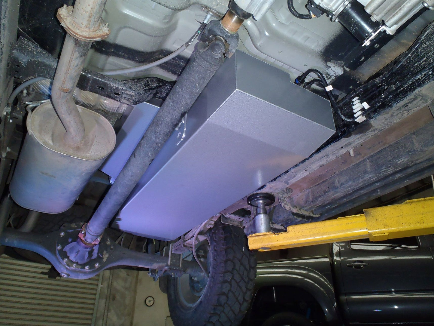 Réservoir de remplacement LRA 130L Diesel Isuzu DMax 2012 - 2020 130L sur Xperts4x4 Accessoires 4x4 Off-Road
