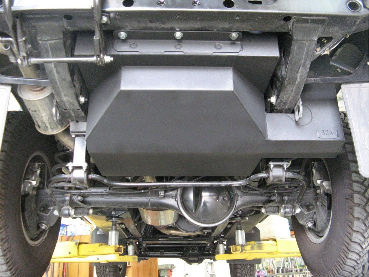 Réservoir de remplacement LRA 134L Land Rover Defender 110 130 TD5 TD4 sur Xperts4x4 Accessoires 4x4 Off-Road