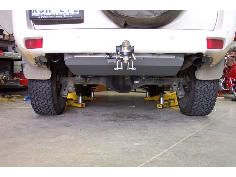 Réservoir de remplacement LRA 137L Toyota Land Cruiser Prado KDJ150 sur Xperts4x4 Accessoires 4x4 Off-Road