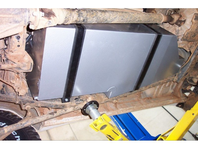Réservoir de remplacement LRA 150L Toyota Land Cruiser HZJ105 sur Xperts4x4 Accessoires 4x4 Off-Road