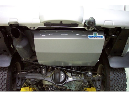 Réservoir de remplacement LRA 170L Toyota Landcruiser VDJ200 UZJ202 sur Xperts4x4 Accessoires 4x4 Off-Road