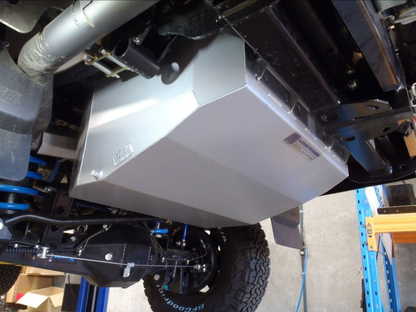 Réservoir de remplacement LRA 180L Toyota Land Cruiser VDJ76 sur Xperts4x4 Accessoires 4x4 Off-Road