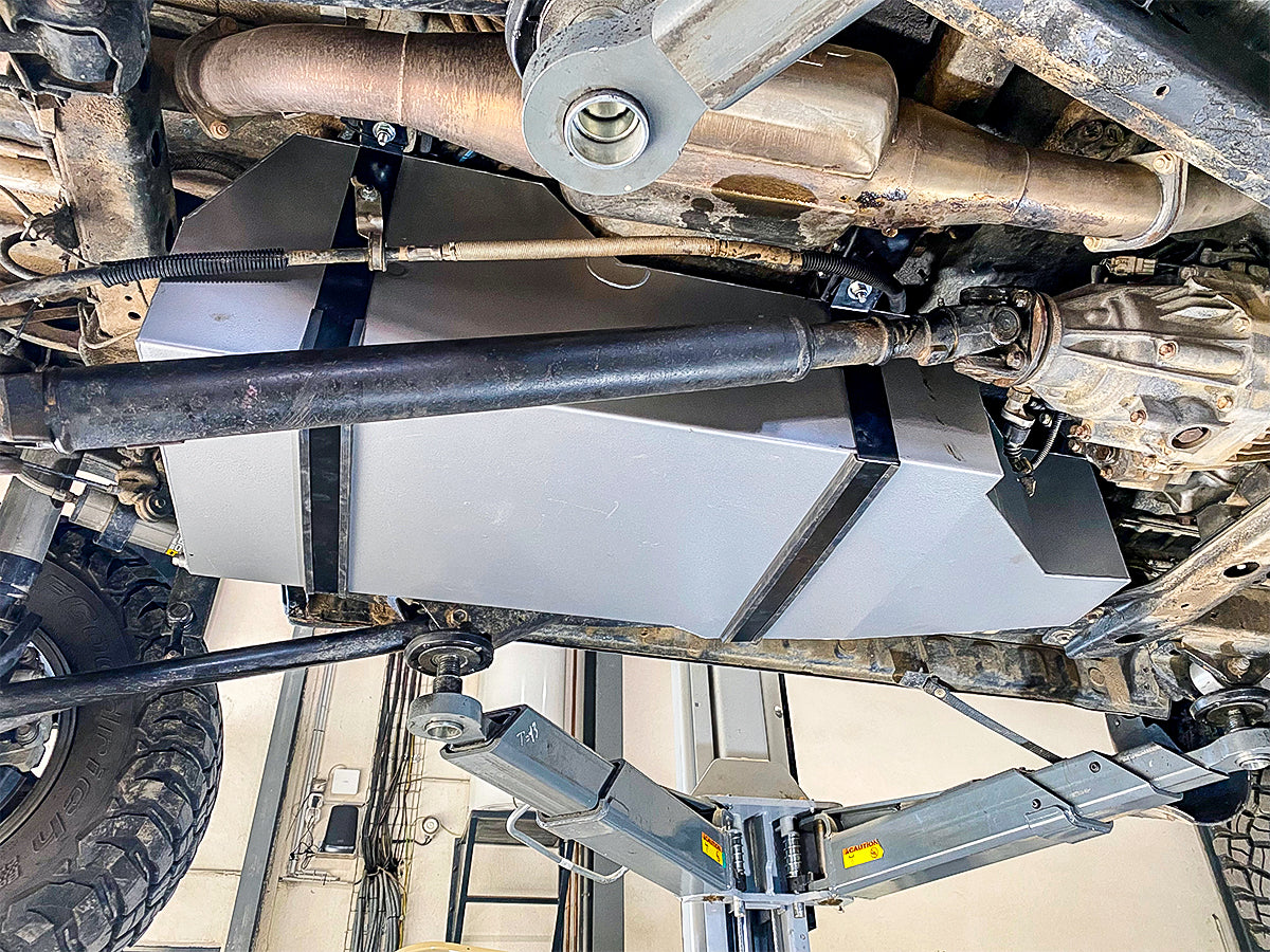 Réservoir de remplacement principal LRA Toyota Landcruiser HDJ80 BVM 145L sur Xperts4x4 Accessoires 4x4 Off-Road