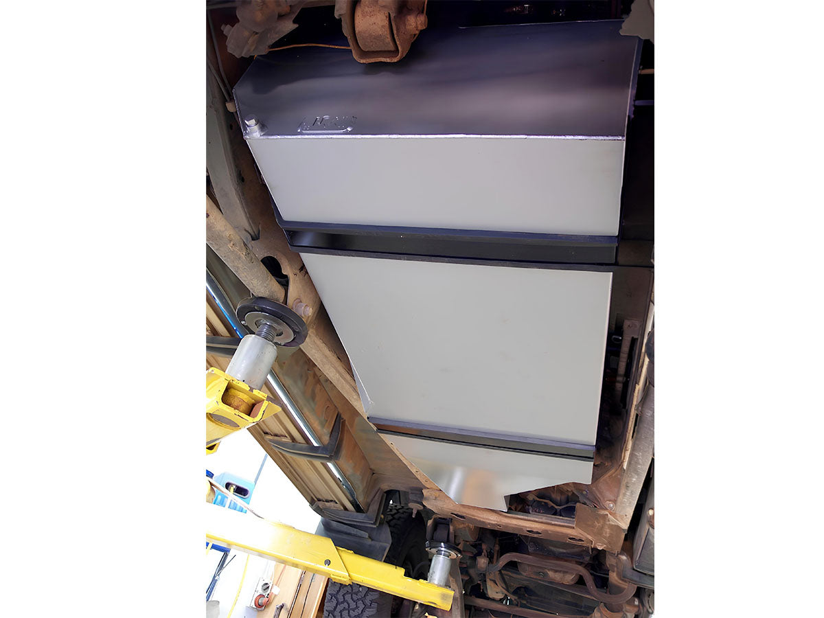 Reservoir LRA Toyota Landcruiser HDJ80 140L remplacement / Boite automatique sur Xperts4x4 Accessoires 4x4 Off-Road