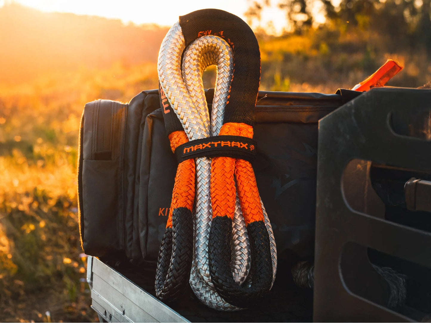Sangle de traction extensible Maxtrax Kinetic Rope, capacité 12T, utilisée pour le sauvetage et le camping 4x4.