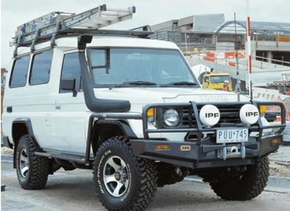 Snorkel Safari 4x4 pour Toyota Série GRJ/HZJ 76/78/79, accessoire de protection pour le moteur en milieu humide ou poussiéreux.