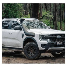 Snorkel Safari 4x4 pour Ford Ranger 2023+ avec moteur 2.0L Bi-turbo ou 3.0L Diesel, installé sur le véhicule.