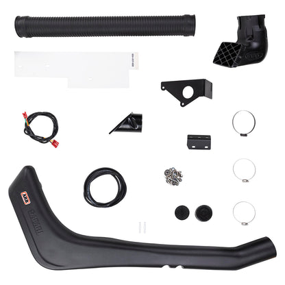 Snorkel Safari 4x4 pour Jeep Wrangler YJ 4L 87-96, guide d'installation, en plastique noir fixé sur le côté du véhicule.