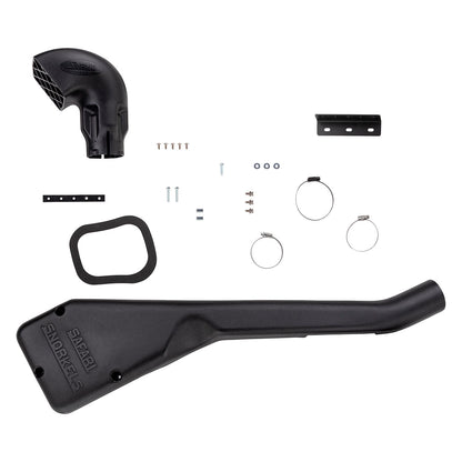 Écumeur Safari 4x4 pour Land Rover Defender 200TDI, installation du snorkel robuste en position latérale.