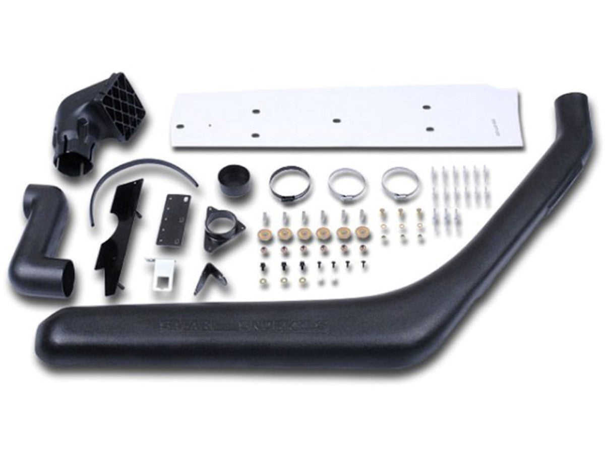 Snorkel Safari 4x4 pour Mercedes Sprinter RHD W906 2006-2013, installé sur la carrosserie du véhicule.